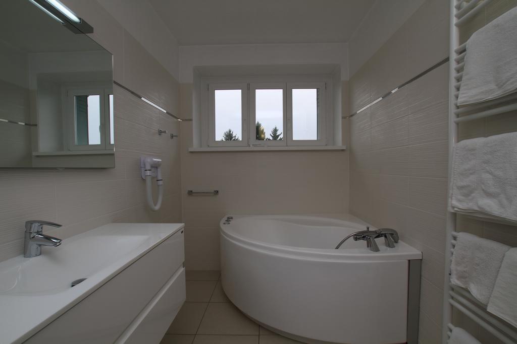 Logis Hotel Restaurant Spa Beau Site Luxeuil-les-Bains Zewnętrze zdjęcie